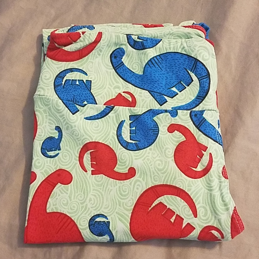 LuLaRoe GUC Green Dino Leggings